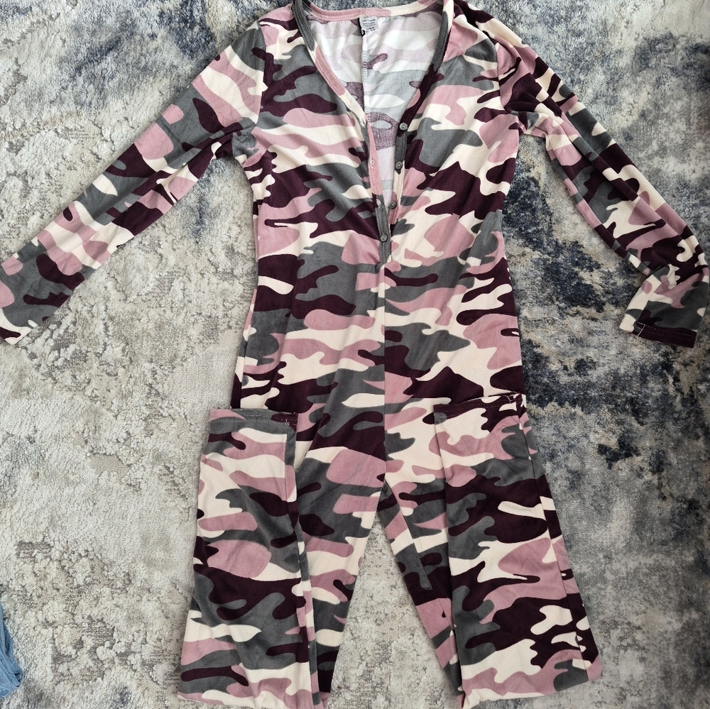 Fashion Nova Pink and Cream Camouflage Top